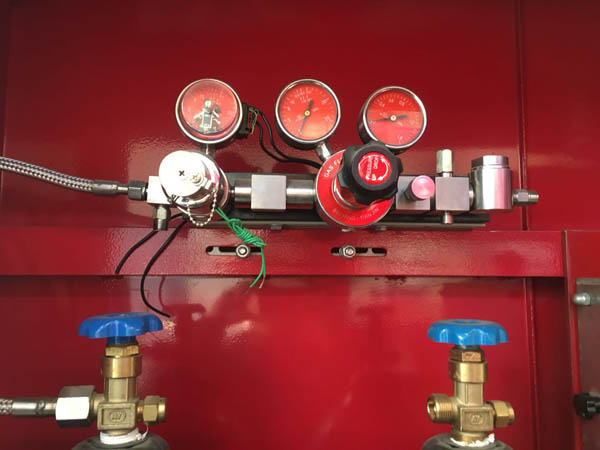 ���̰���